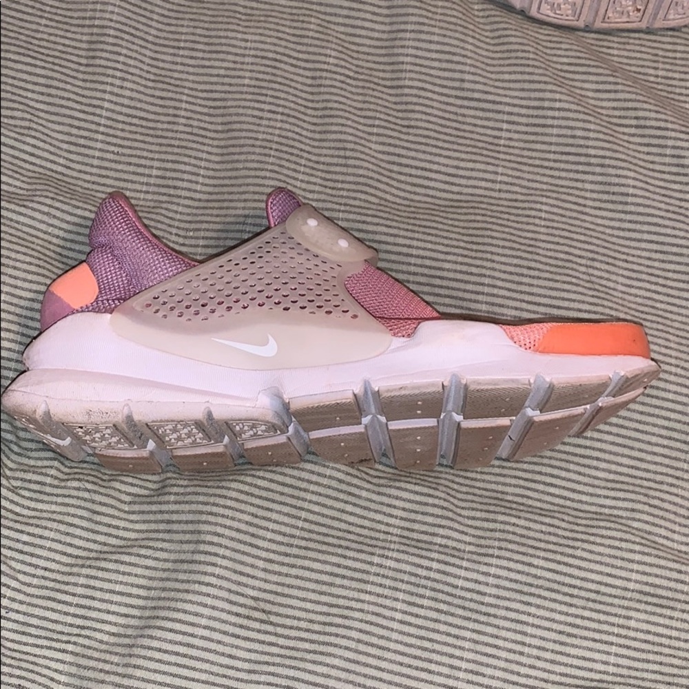 excellent condition Nike Sock Darts, Size 9